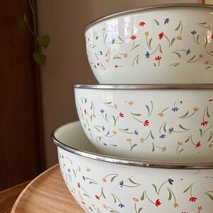 Vintage Cottagecore Enamel Mixing Bowls